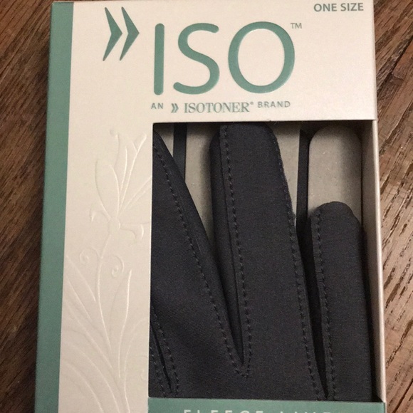 Isotoner Fleece Lined Stretch Gloves - Picture 2 of 8